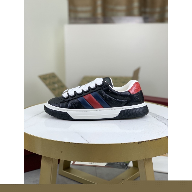 G*u*i casual shoes